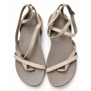 Chaco Juniper Leather Strappy Sandals Summer Coastal Beachy Granola Outdoors